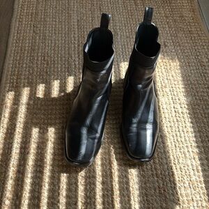 Everlane Italian Leather Square Toe Chelsea Boots